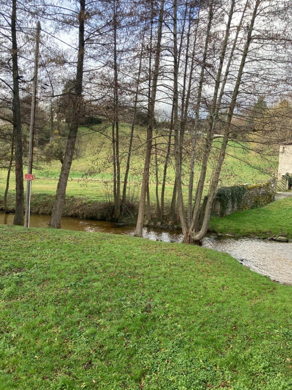 Jolie Maison De Campagne, Compostelle Soleymieux エクステリア 写真